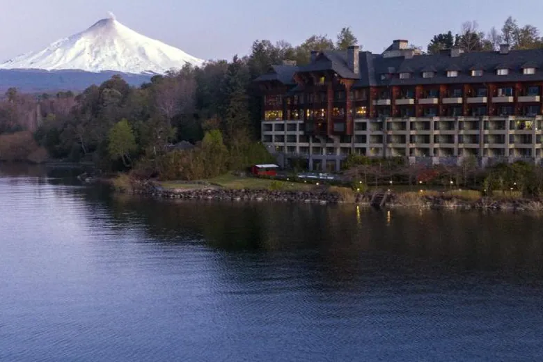 Park Lake Luxury Hotel