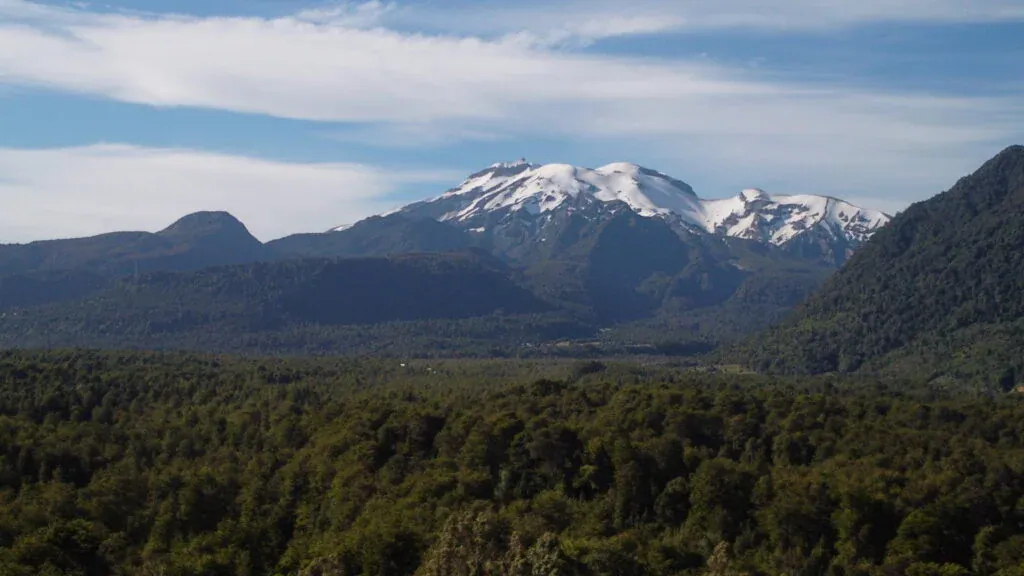 Patagonia Rural: Correntoso, Volcán Calbuco y Lago Chapo